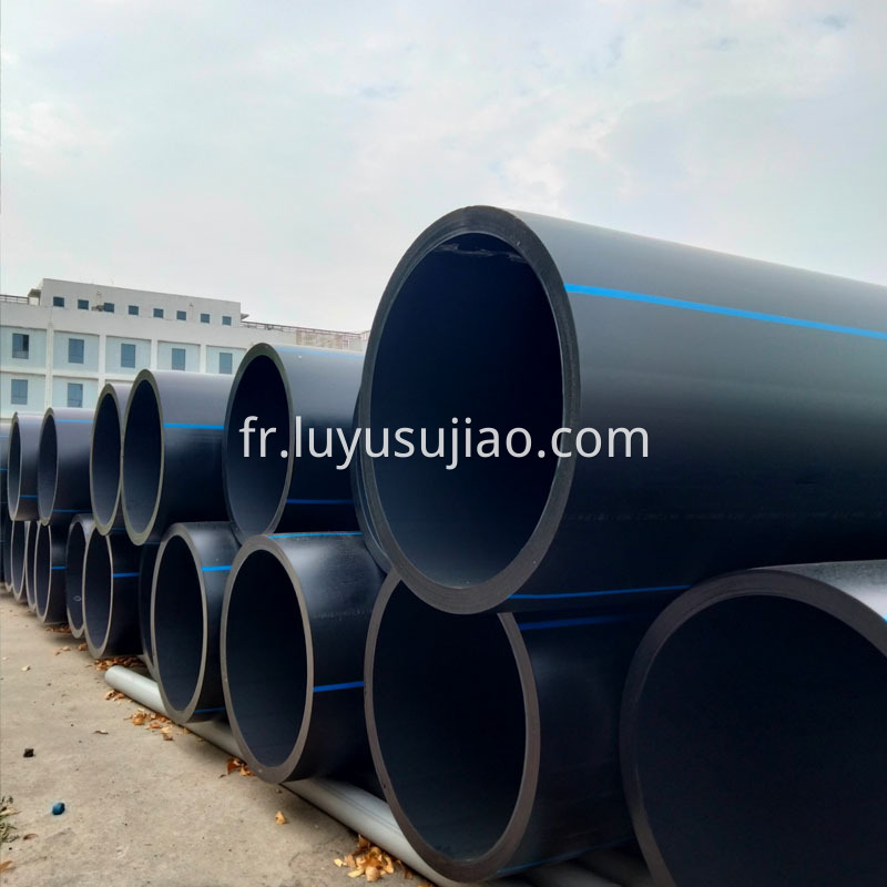 Large-diameter PE water pipe